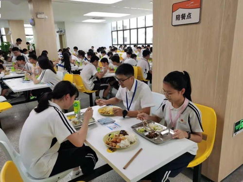 以歌舞為翼，提升餐飲服務品質，共筑校園幸福生活